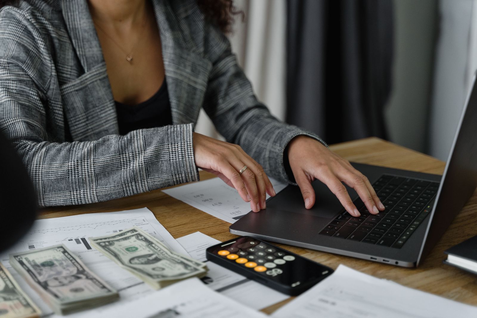 In today's fast-paced business environment, financial demands can change overnight. Whether you're preparing for year-end reporting, managing audit season, expanding operations, or handling a short-term project, having the right finance professionals in place is essential. However, hiring full-time employees for temporary or project-based needs isn't always the most efficient solution. At SSC HR Solutions, we help businesses access highly qualified finance professionals exactly when they need them.